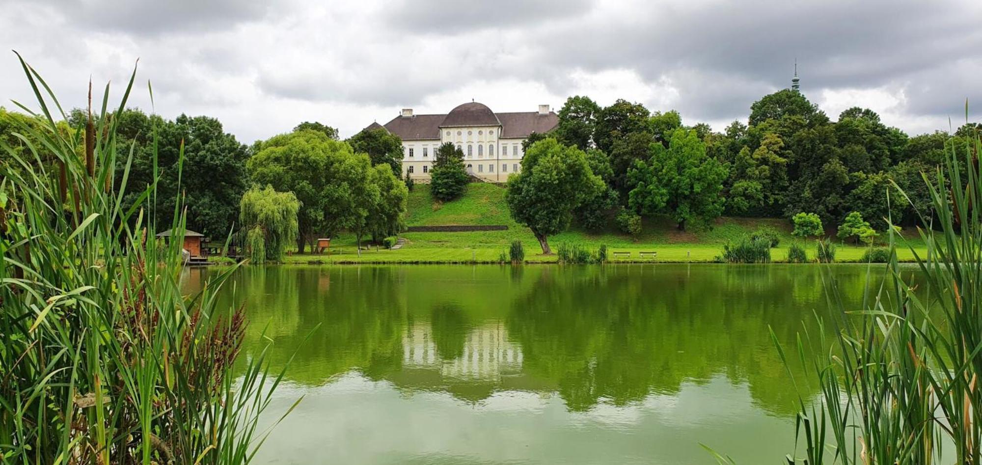 Bársony Vendéglő és Panzió Panzió Szécsény